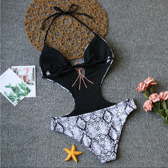 🎉Limited Offer: Stylish deep V one-piece monokini swimsuit for beach days. - Picture 3 of 5